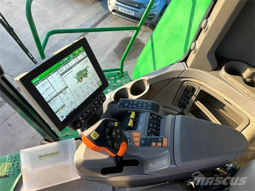 John Deere X91100 コンバイン