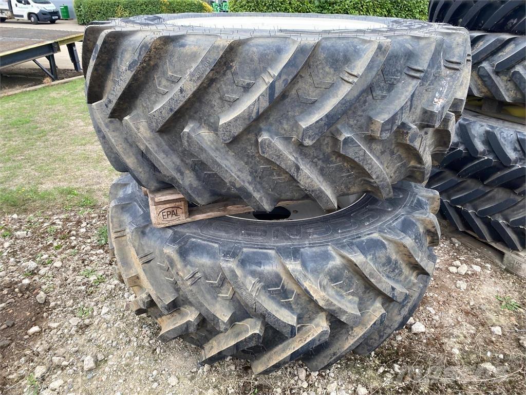 Kuhn 600/65R38 タイヤ、ホイル、リム
