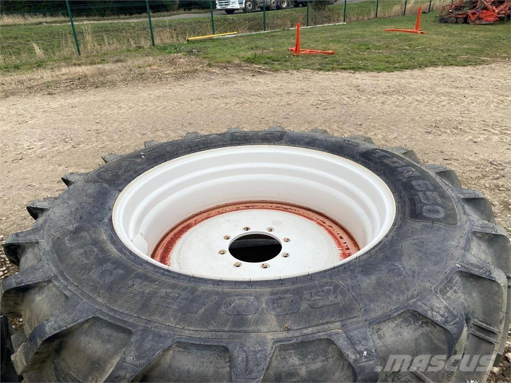 Kuhn 600/65R38 タイヤ、ホイル、リム