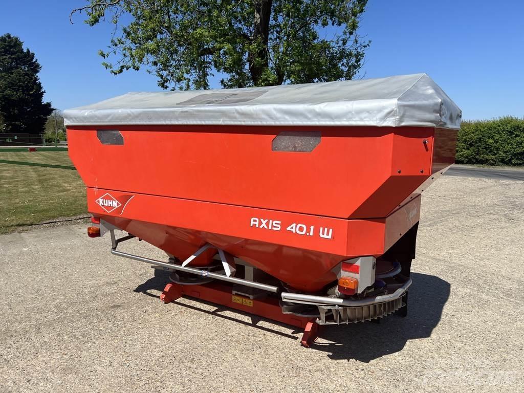 Kuhn AXIS 40.1WT ミネラル散布機