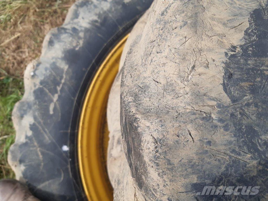  ROWCROPS タイヤ、ホイル、リム