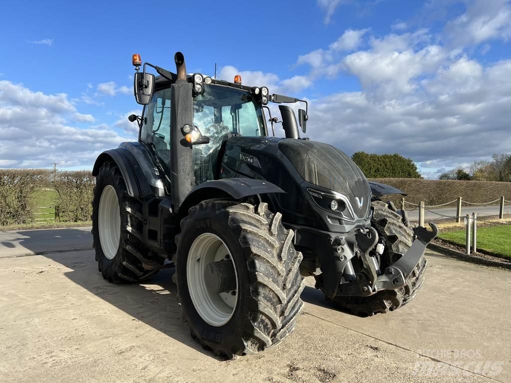 Valtra T234 トラクター