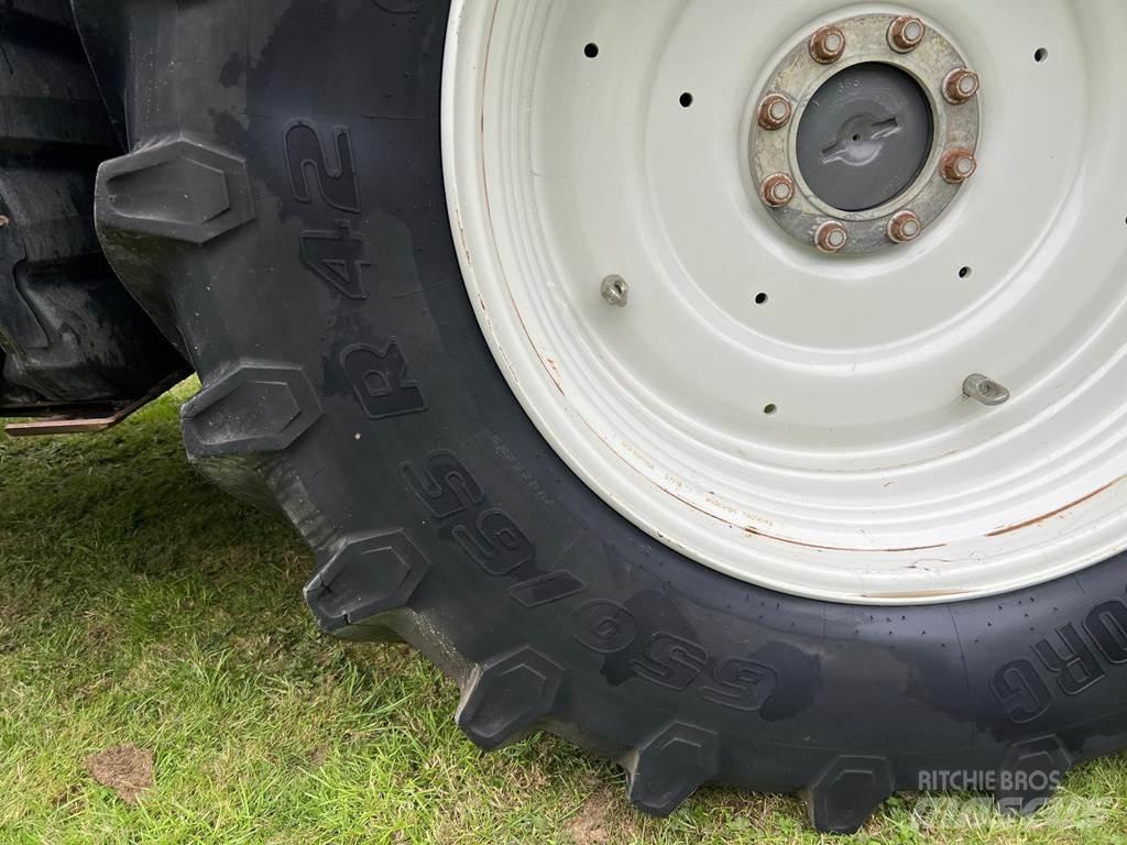 Valtra T234 トラクター