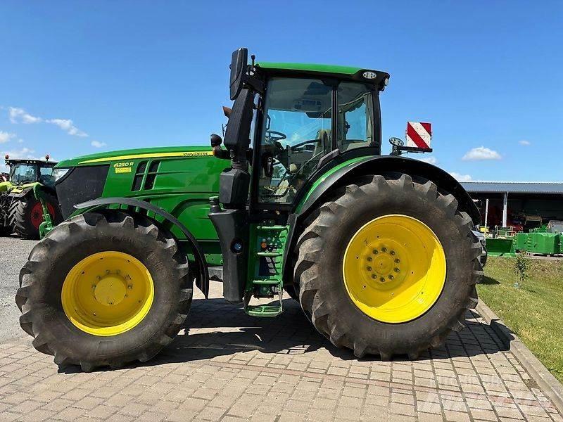 John Deere 6250R トラクター