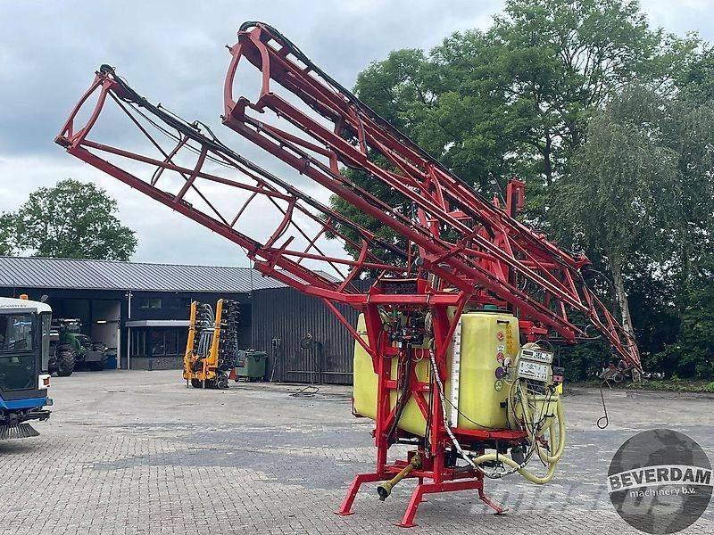 Rau D2 24 牽引型スプレイヤー