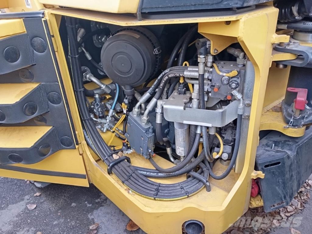 Bomag BW 203 AD-4 タンデムローラ