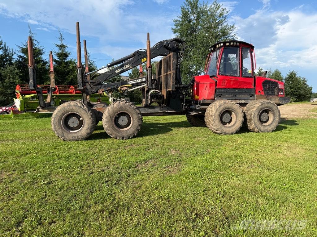 Komatsu 895 フォワーダー
