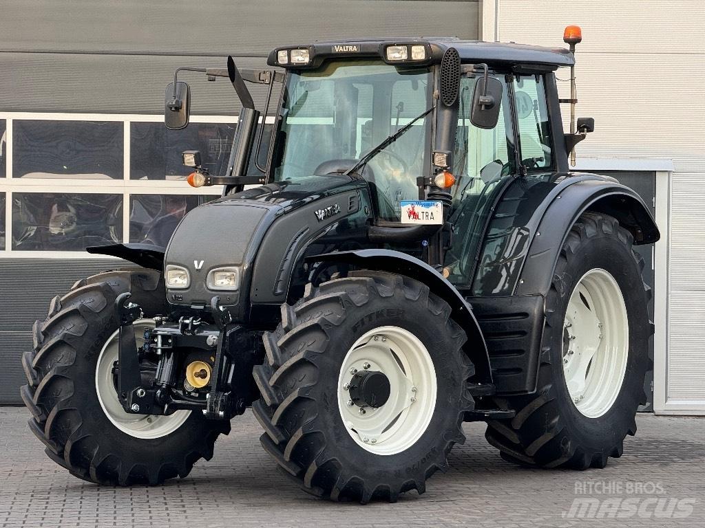 Valtra N 122 V トラクター