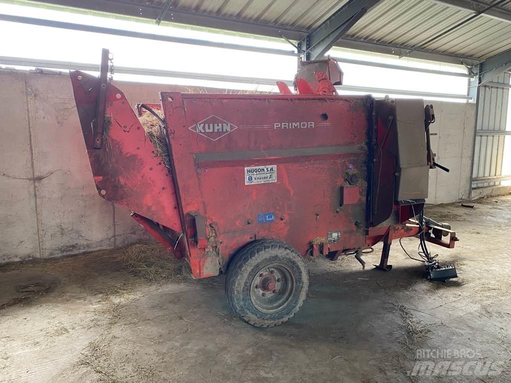 Kuhn Primor 3560 サイロアンローダー