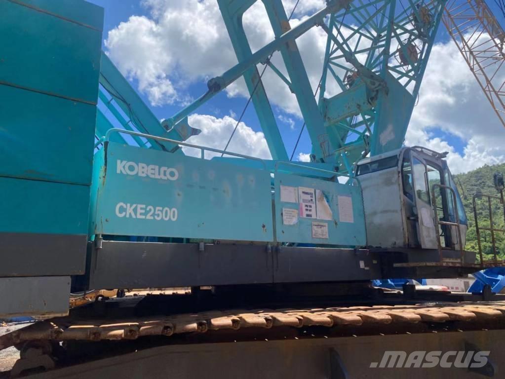 Kobelco CKE 2500 クローラクレーン