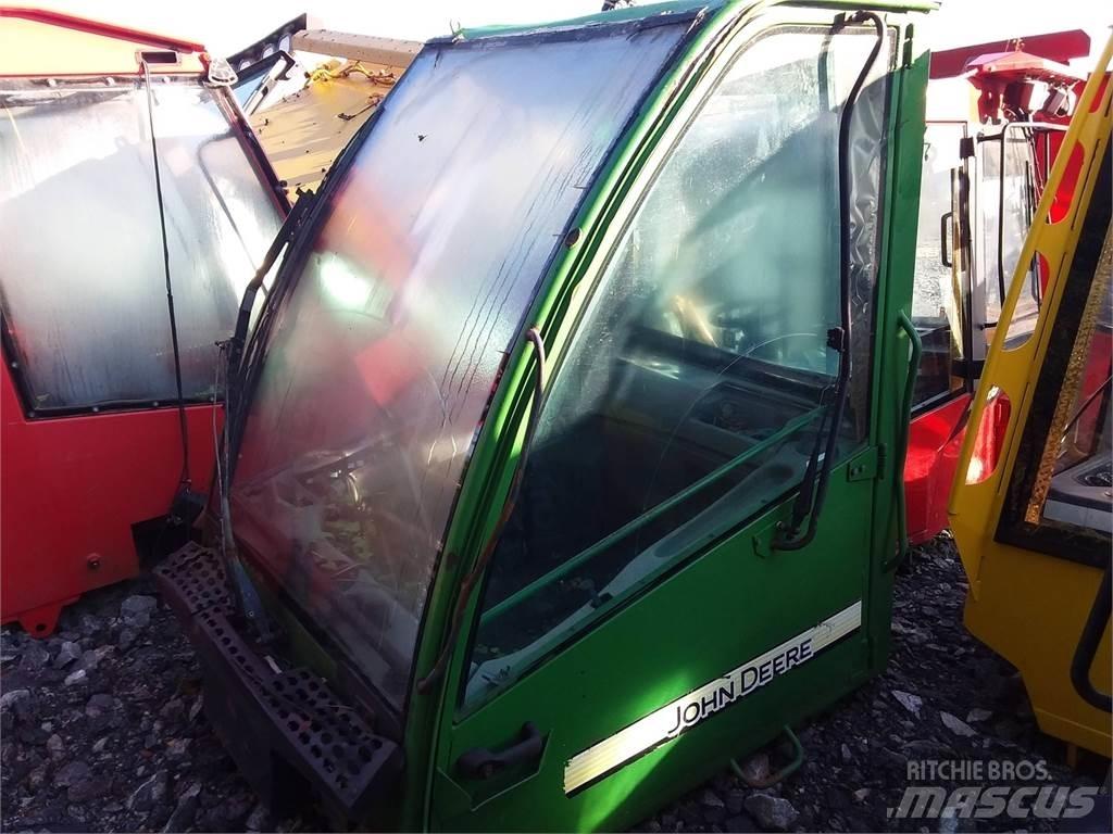 John Deere 1070d キャビン及び内装