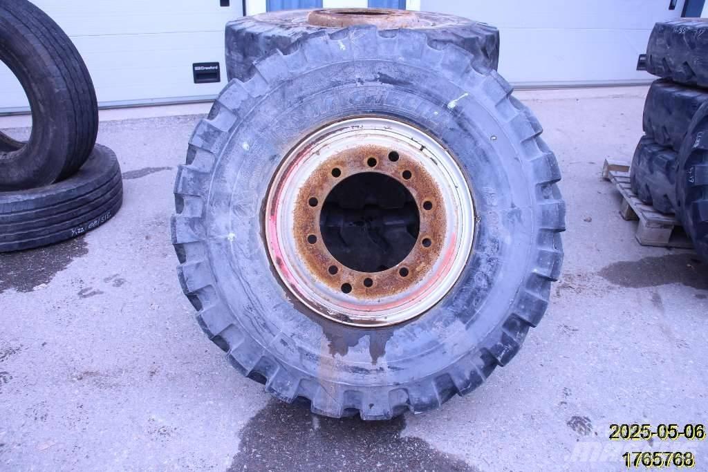 Michelin XMINED2 タイヤ、ホイル、リム