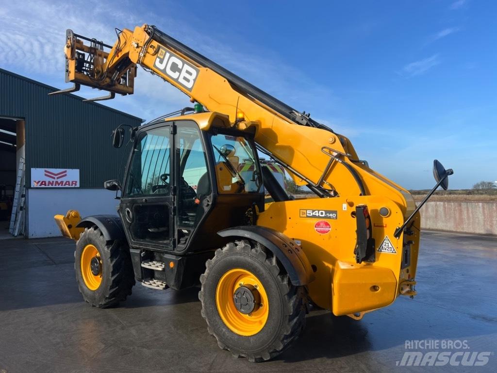 JCB 540-140 Hi Viz テレスコーピックハンドラー