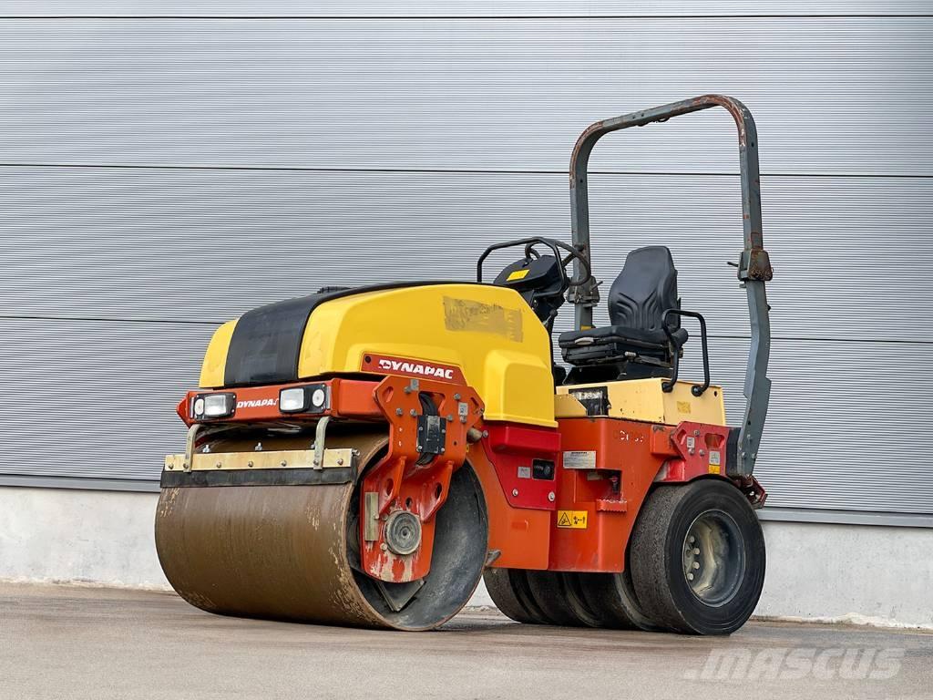 Dynapac CC1300C コンバインドローラ