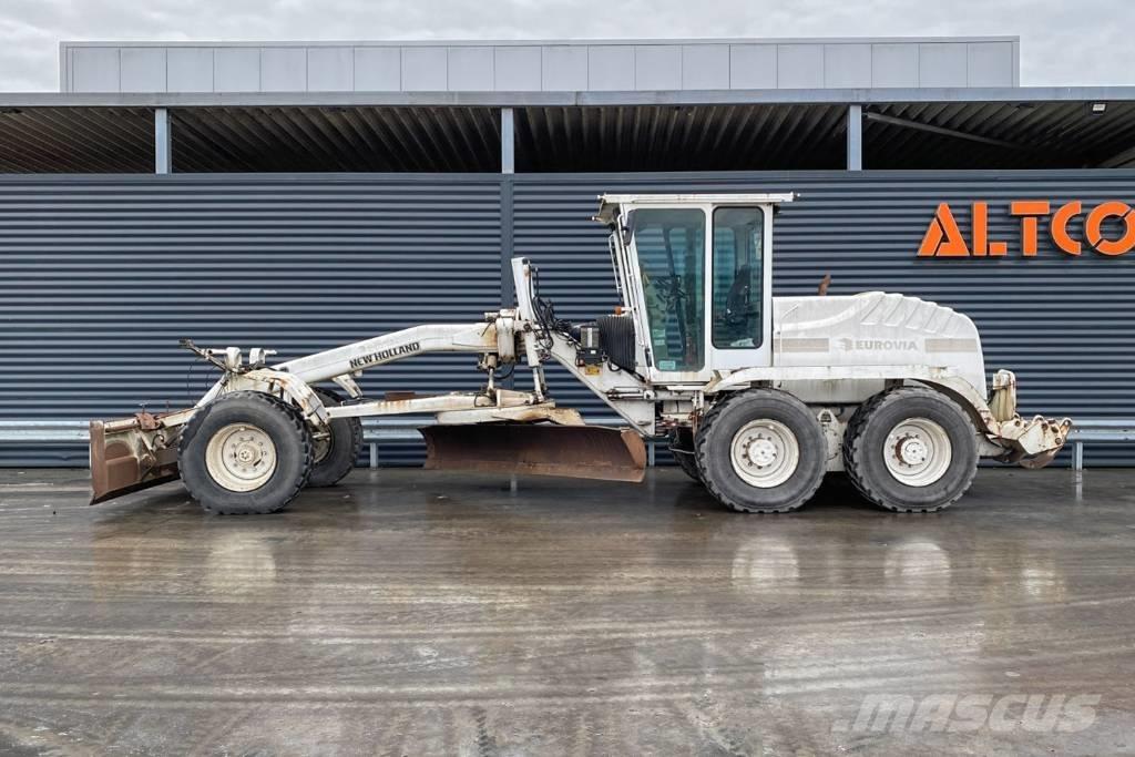 New Holland F156.6 モーターグレーダー