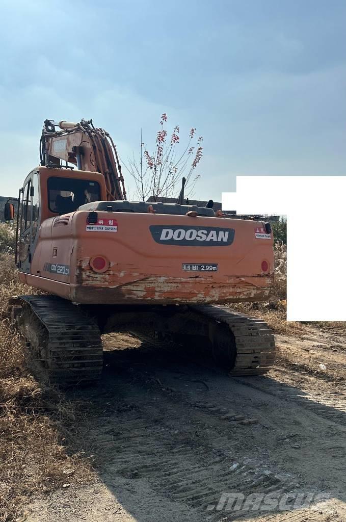 Doosan DX 220 LCA 大型油圧ショベル12t以上（パワーショベル・ユンボ）