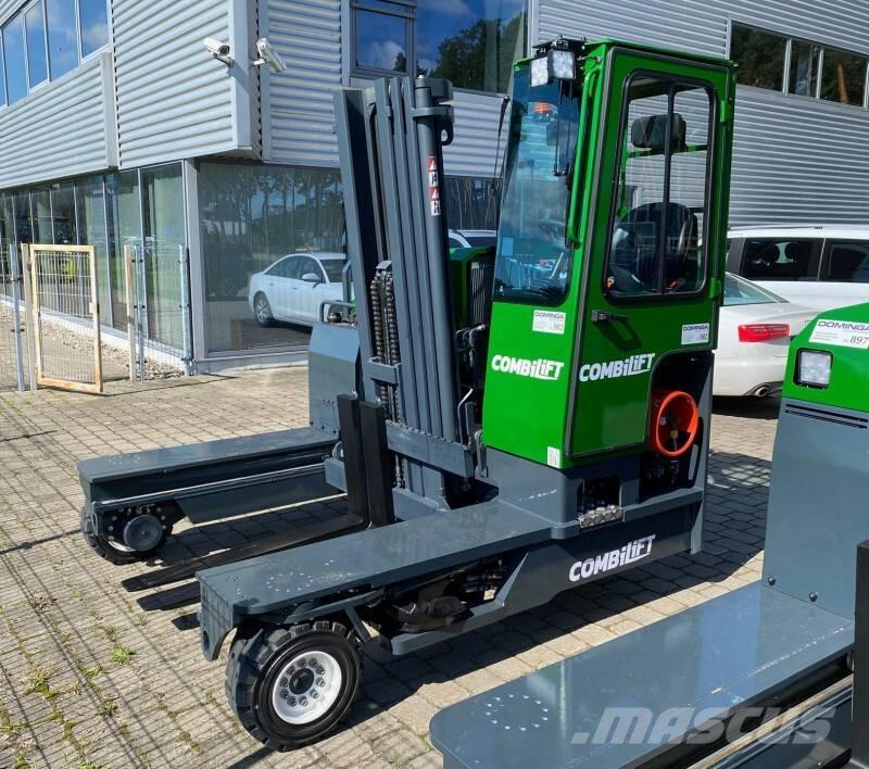 Combilift C 4000 全方向リーチ型フォークリフト