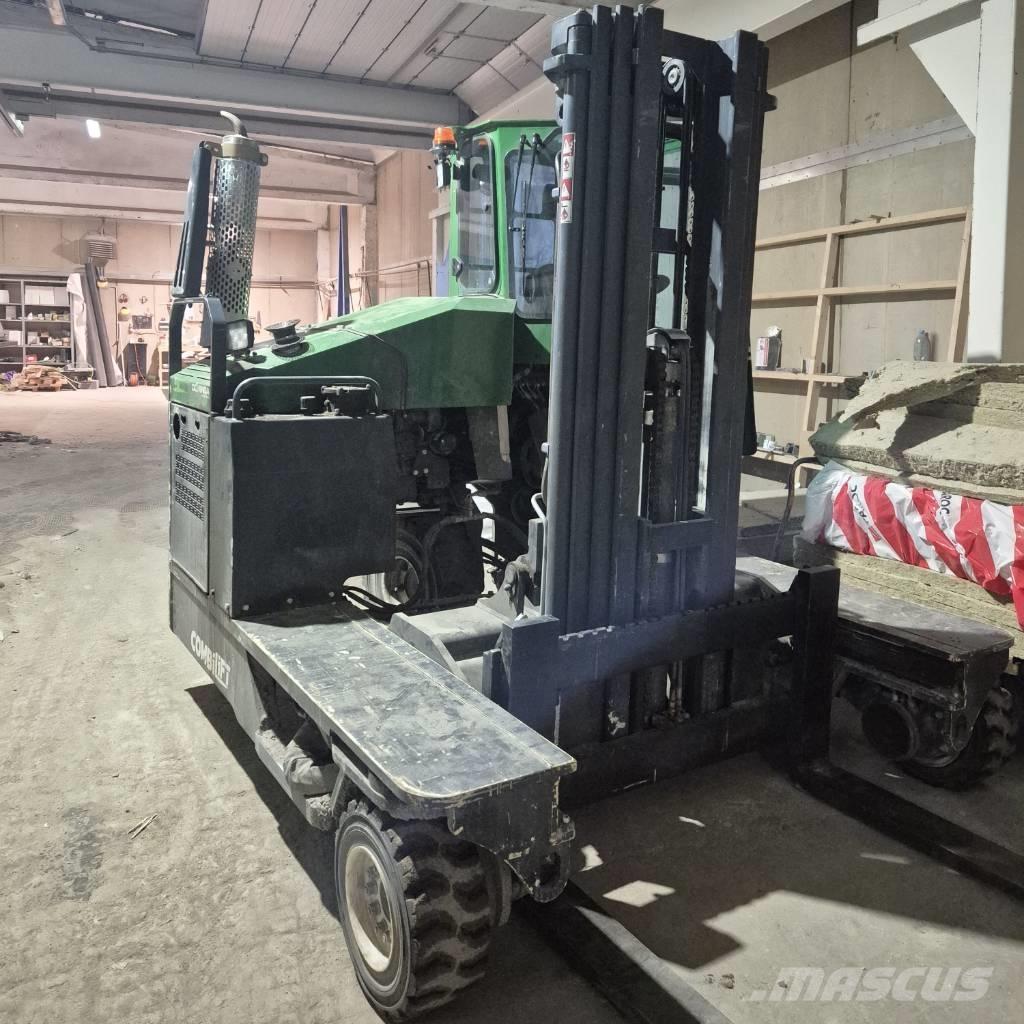Combilift C 4000 全方向リーチ型フォークリフト