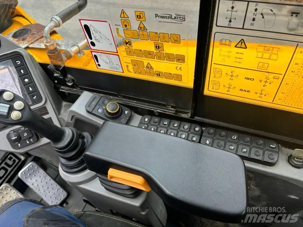JCB HD 110 WT 4F ホイール式油圧ショベル（パワーショベル・ユンボ・バックホー）