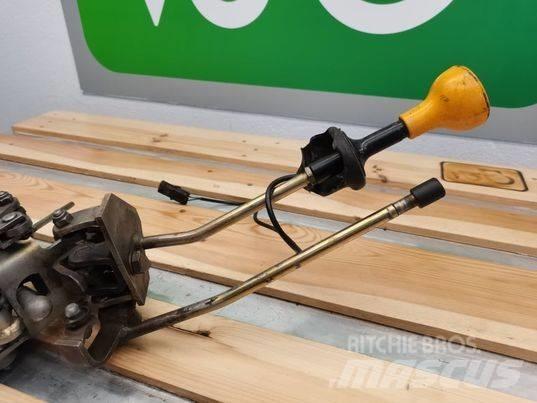 JCB 537-125 joystick キャビン及び内装
