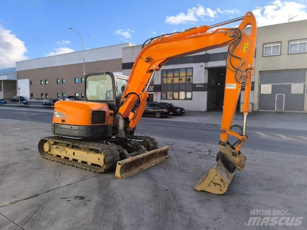 Doosan DX 85 R-3 中型油圧ショベル 7ｔ-12ｔ（ユンボ・パワーショベル・バックホー）