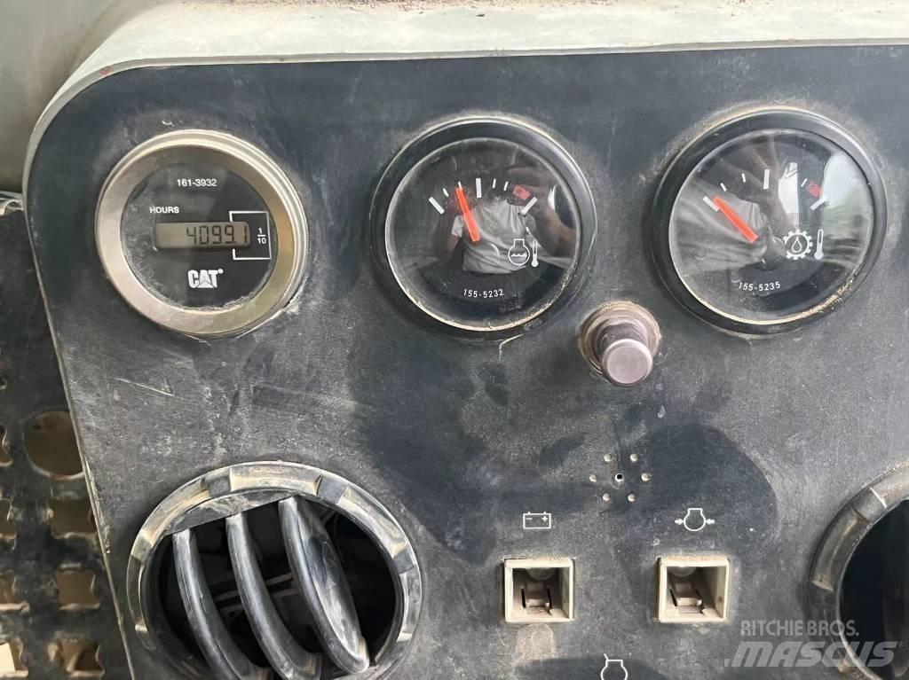 CAT D 7 G 2 ブルドーザー