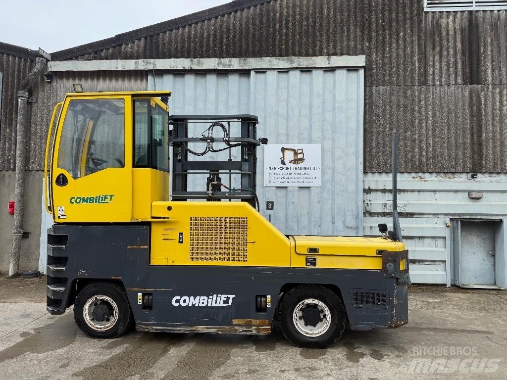 Combilift C 6000 全方向リーチ型フォークリフト