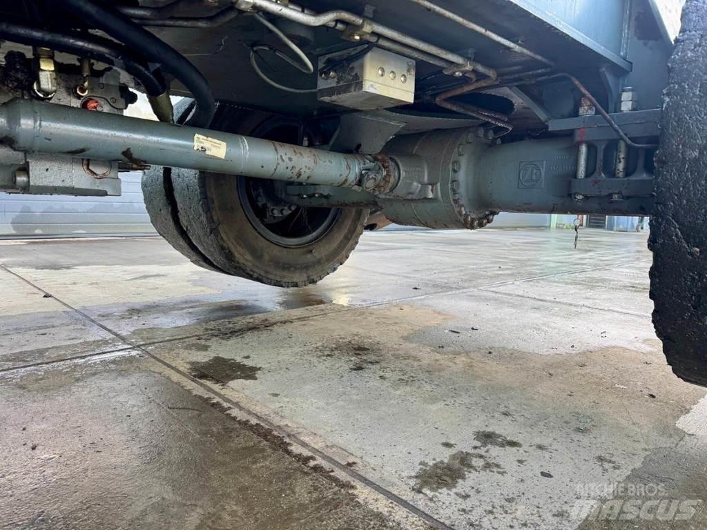 Liebherr A 924 C 廃棄物／工業産廃処理機