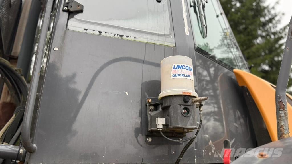 CASE 330 B アーティキュレート式ダンプトラック