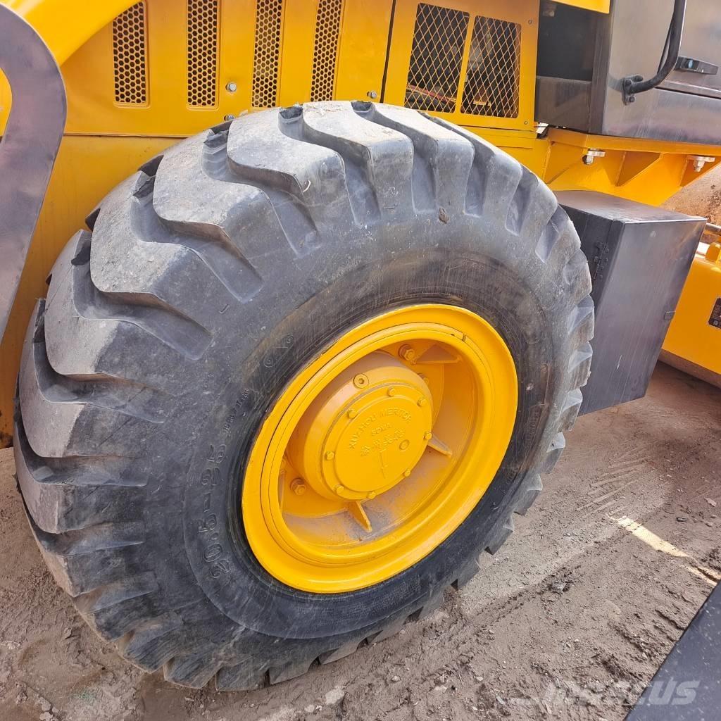XCMG XS 203 J 振動ローラ