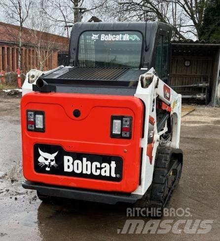 Bobcat T450 スキッドステアローダー