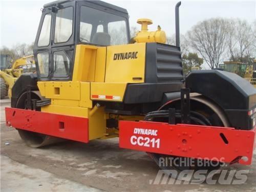 Dynapac CC 211 タンデムローラ