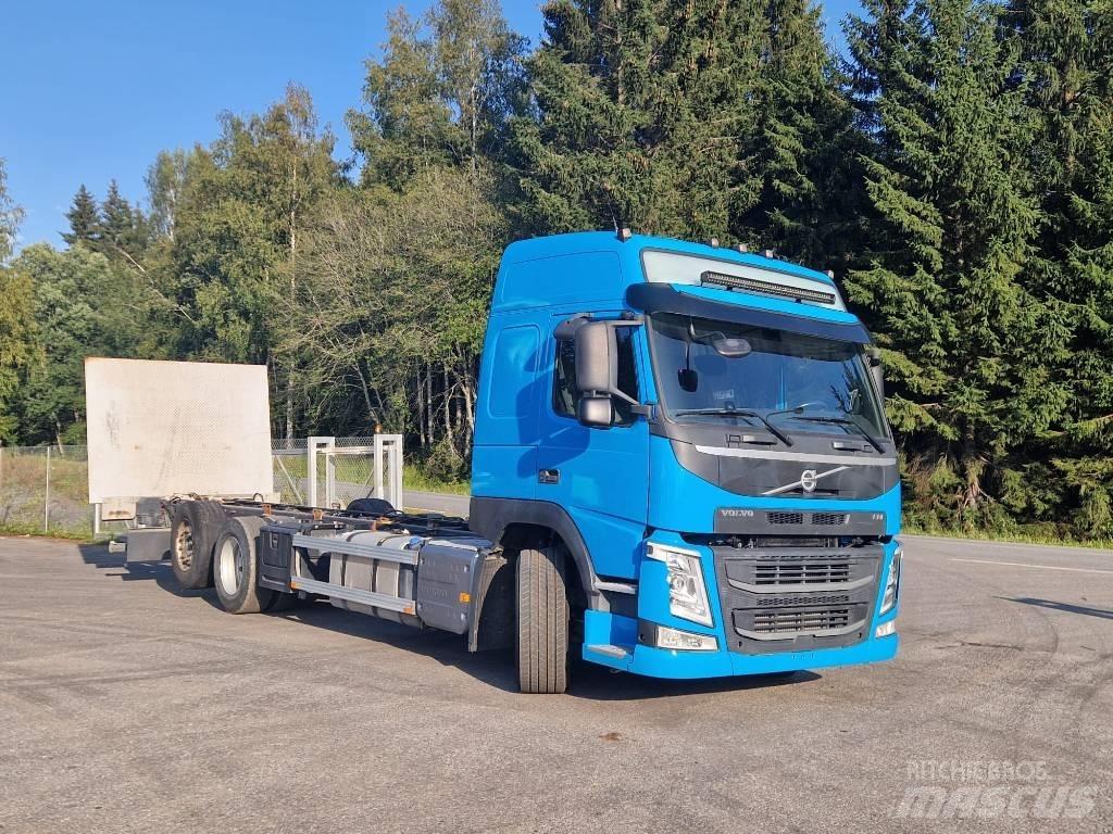 Volvo FM500 6X2*4 キャブ付きシャーシ
