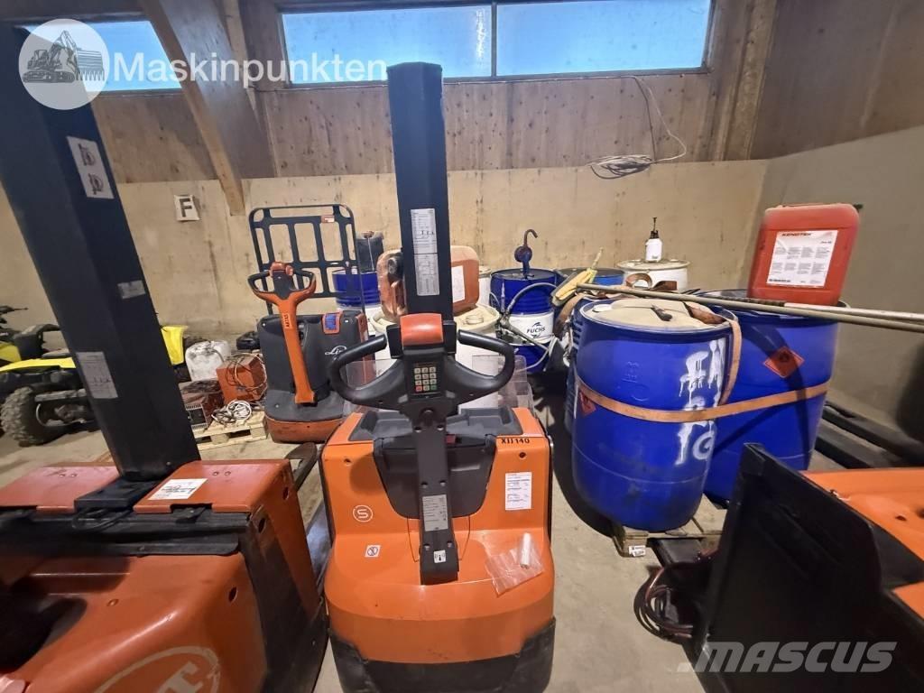 Toyota BT SWE 80 L バッテリーフォークリフト