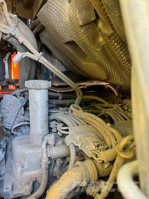 Wacker Neuson DW 90 サイト　ダンプ