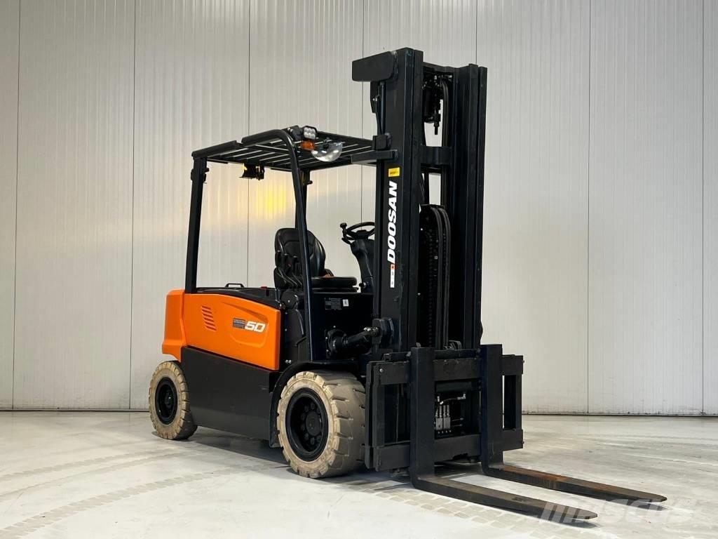 Doosan B50X-7 バッテリーフォークリフト