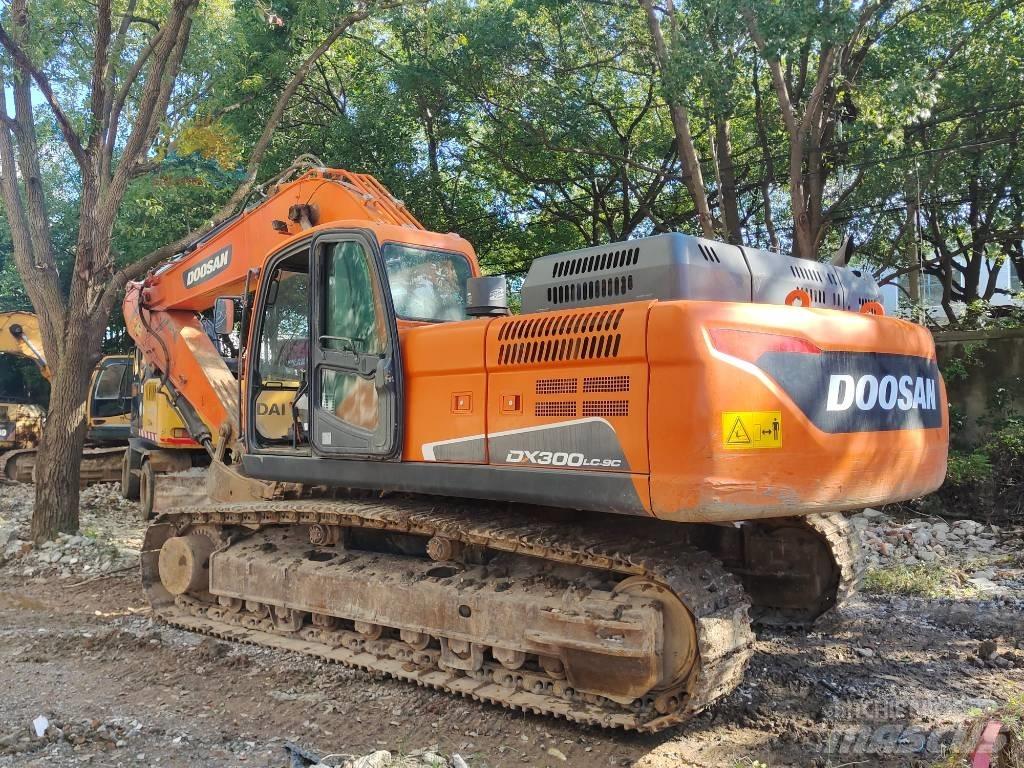 Doosan DX 300 LC 大型油圧ショベル12t以上（パワーショベル・ユンボ）
