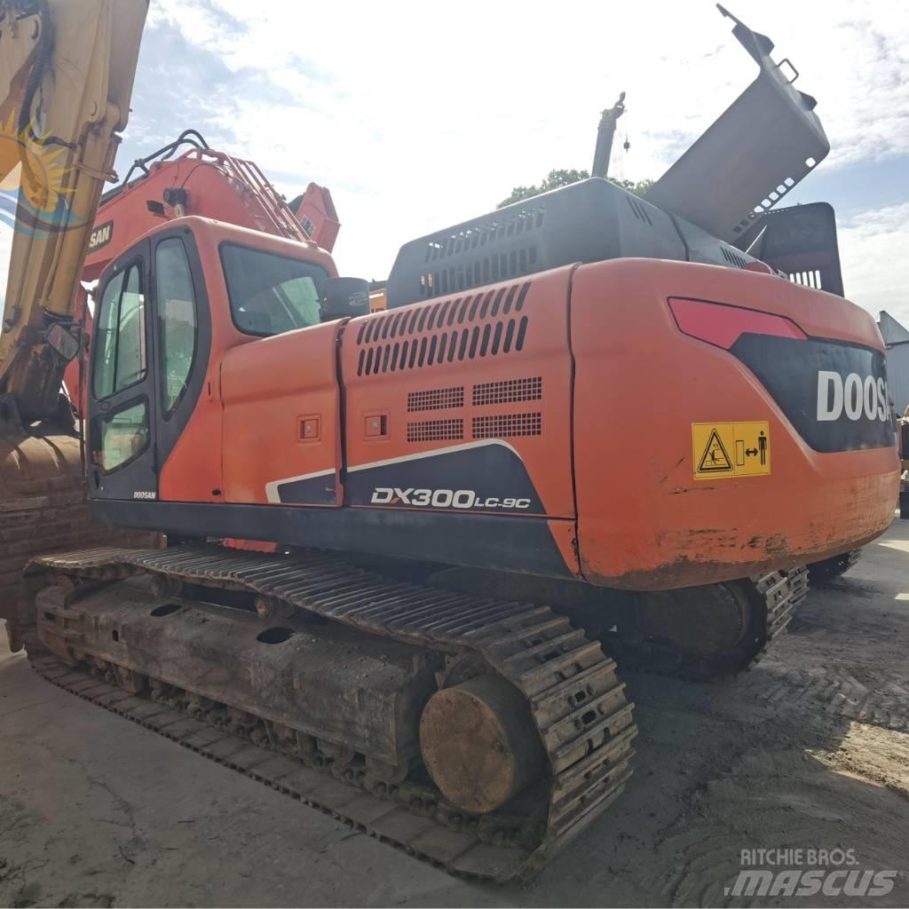 Doosan DX 300 LC 大型油圧ショベル12t以上（パワーショベル・ユンボ）