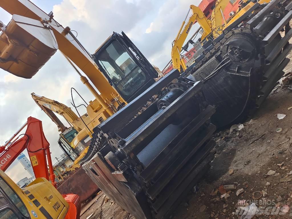 CAT 320 C 水陸両用油圧ショベル、ユンボ