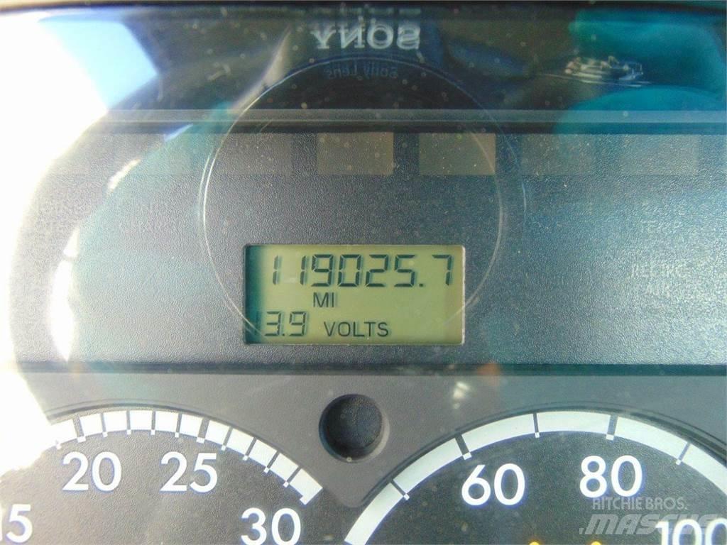 Hiab 235 K-2 クレーントラック、ユニック車