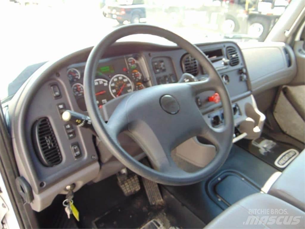 PM PL 74 クレーントラック、ユニック車