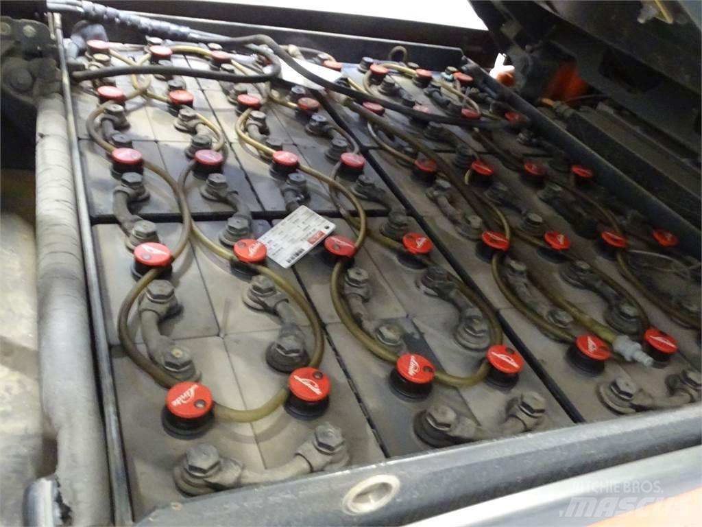 Linde E30HL バッテリーフォークリフト