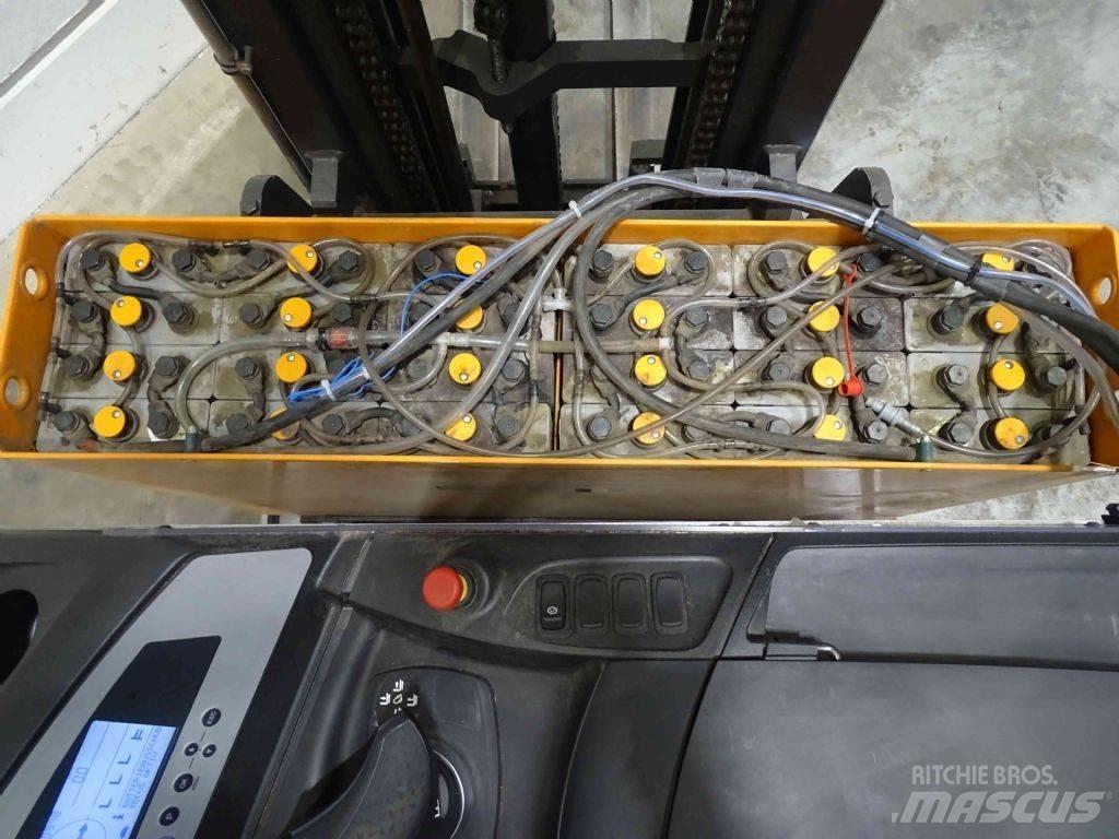 Still FM-X12 リーチフォークリフト