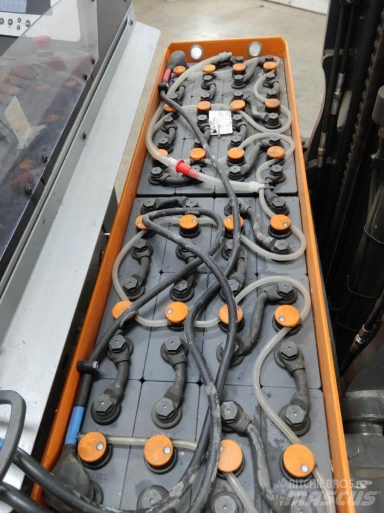 Still FM-X14 リーチフォークリフト