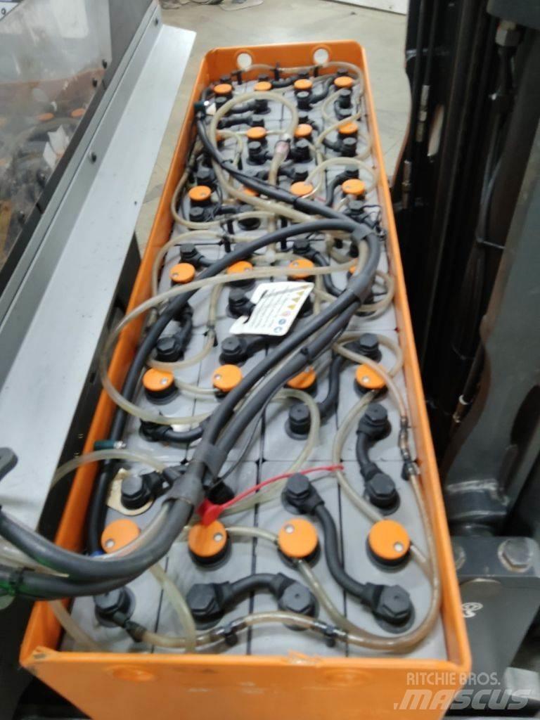 Still FM-X14 リーチフォークリフト