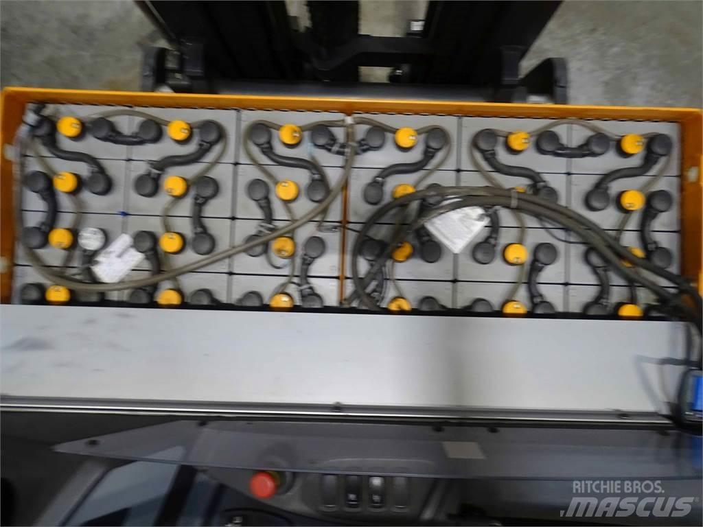 Still FM-X14 リーチフォークリフト