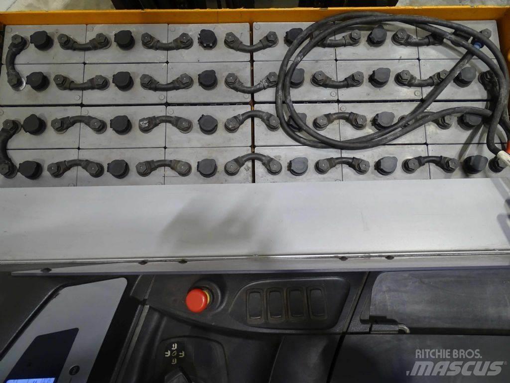 Still FM-X17 リーチフォークリフト