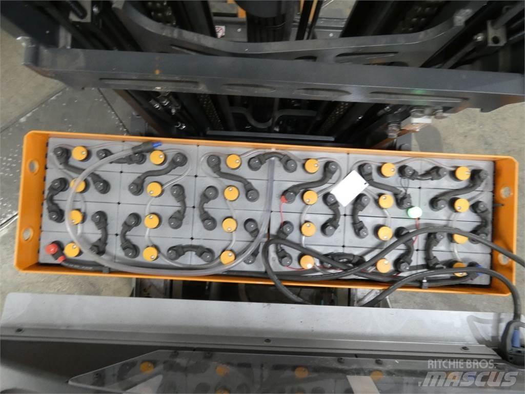 Still FM-X17 リーチフォークリフト