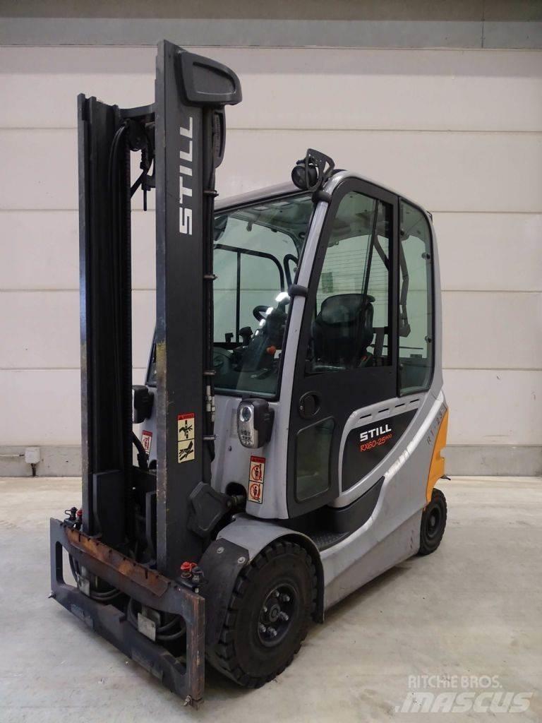 Still RX60-25 バッテリーフォークリフト