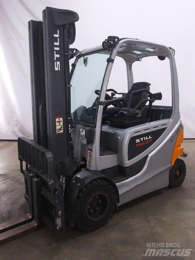 Still RX60-25/600 バッテリーフォークリフト